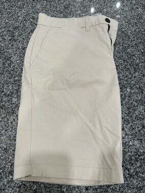 Men’s Classic Light Khaki Tommy Hilfiger Flat Front Shorts - New without Tags